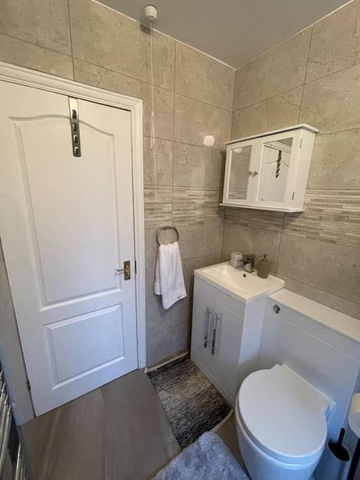Gated Home Close To Birmingham City Centre エクステリア 写真