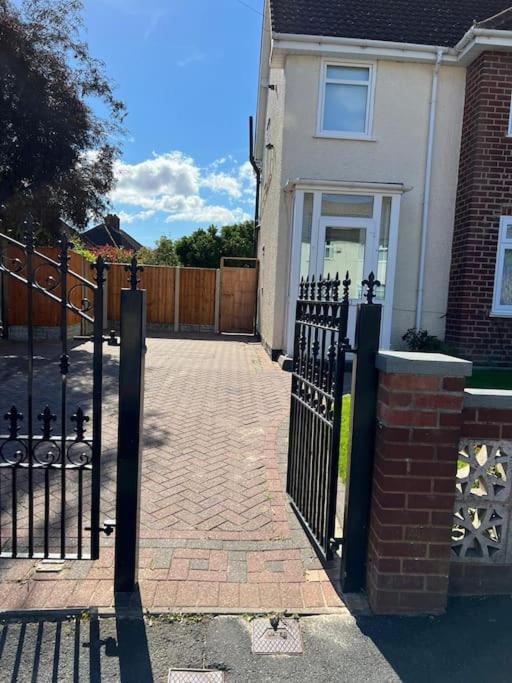 Gated Home Close To Birmingham City Centre エクステリア 写真