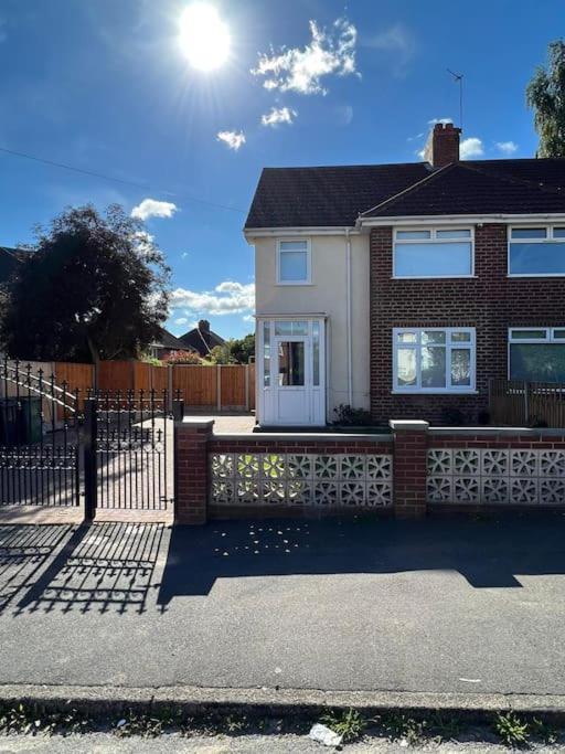 Gated Home Close To Birmingham City Centre エクステリア 写真