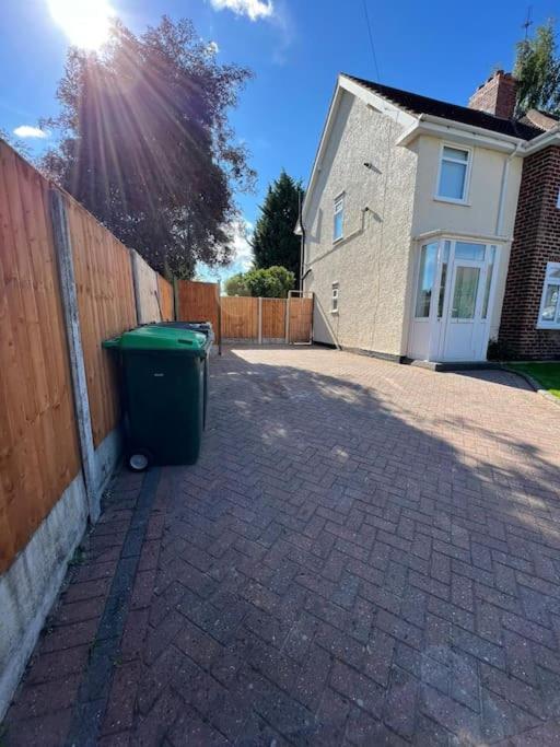 Gated Home Close To Birmingham City Centre エクステリア 写真
